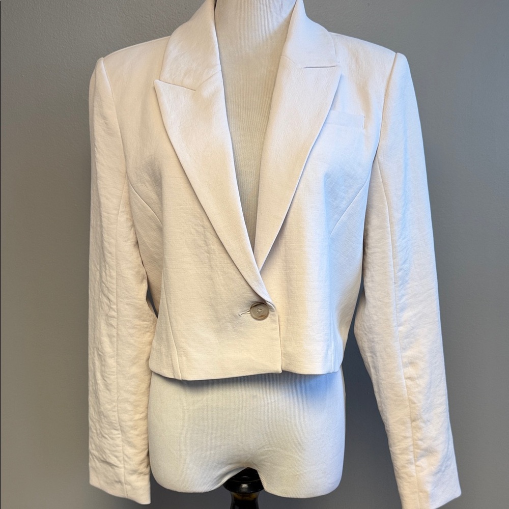 Abercrombie & Fitch Women’s Medium Cream Cropped Blazer Jacket